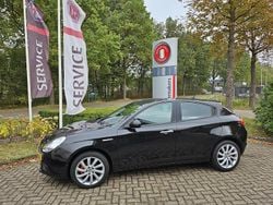Zwart Gebruikt 2014 Alfa Romeo Giulietta Progression Hatchback | € 9.950 (Eerlijke prijs)