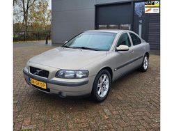 Beige Gebruikt 2001 Volvo S60 Sedan | € 2.695 (Eerlijke prijs)
