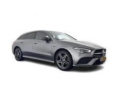 Grijs (metallic) Gebruikt 2021 Mercedes CLA250e Shooting Brake Business Stationwagen | € 20.945 (Super prijs)
