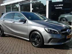 Grijs, metallic lak Gebruikt 2017 Mercedes A180 Ambition Hatchback | € 18.750 (Eerlijke prijs)