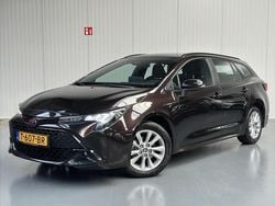Bruin Gebruikt 2023 Toyota Corolla Active Stationwagen | € 29.799 (Iets duurder)