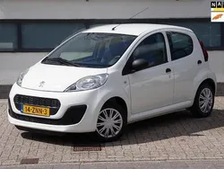 Wit Gebruikt 2013 Peugeot 107 Access Hatchback | € 4.750 (Eerlijke prijs)