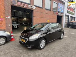 Zwart Gebruikt 2014 Peugeot 208 Access Hatchback | € 2.950 (Eerlijke prijs)