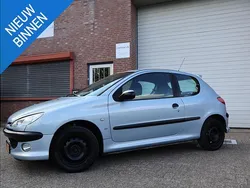 Grijs Gebruikt 2002 Peugeot 206 Hatchback | € 899 (Eerlijke prijs)