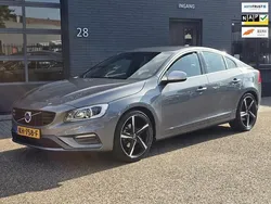 Grijs Gebruikt 2016 Volvo S60 R-Design Sedan | € 17.950 (Eerlijke prijs)