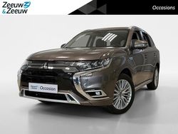 Bruin Gebruikt 2020 Mitsubishi Outlander Intense SUV | € 19.950 (Goede deal)