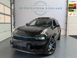 Zwart, metallic lak Gebruikt 2023 Lynk & Co 01 SUV | € 27.999 (Eerlijke prijs)