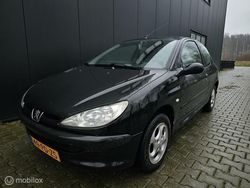 Zwart Gebruikt 2004 Peugeot 206 Hatchback | € 1.199 (Duur)