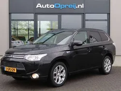 Zwart Gebruikt 2013 Mitsubishi Outlander P-HEV SUV | € 15.945 (Eerlijke prijs)