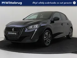 Zwart, metallic lak Gebruikt 2023 Peugeot 208 Allure Hatchback | € 18.925 (Goede deal)