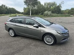 Grijs Gebruikt 2017 Opel Astra Business Stationwagen | € 8.800 (Goede deal)