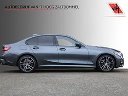 Grijs Gebruikt 2020 BMW 330 Executive Sedan | € 32.900 (Eerlijke prijs)