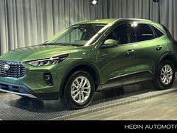 Groen, metallic lak Nieuw 2025 Ford Kuga Titanium SUV | € 40.690 (Super prijs)