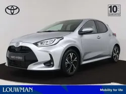 Zilver Gebruikt 2025 Toyota Yaris Hybrid Edition Hatchback | € 30.945 (Duur)