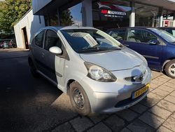 Grijs Gebruikt 2007 Toyota Aygo Hatchback | € 1.999 (Eerlijke prijs)