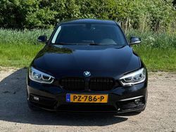 Zwart Gebruikt 2017 BMW 118 Executive Hatchback | € 15.000 (Goede deal)