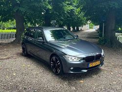 Grijs Gebruikt 2014 BMW 316 Executive Stationwagen | € 12.750 (Eerlijke prijs)