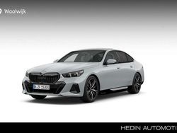 Grijs Nieuw 2025 BMW 530e M Sport Sedan | € 88.401 (Eerlijke prijs)