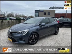 Grijs, metallic lak Gebruikt 2021 Renault Clio V Intens Hatchback | € 14.950 (Eerlijke prijs)