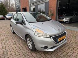 Grijs Gebruikt 2013 Peugeot 208 Access Hatchback | € 2.650 (Super prijs)