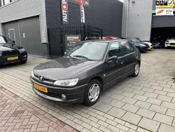 Grijs Gebruikt 1999 Peugeot 306 Hatchback | € 999