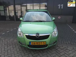 Groen Gebruikt 2009 Opel Agila Edition Hatchback | € 3.995 (Goede deal)