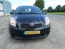 Zwart, metallic lak Gebruikt 2008 Toyota Yaris Hatchback | € 4.995 (Iets duurder)