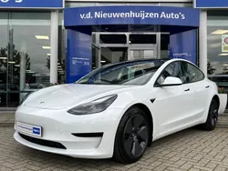 Wit Gebruikt 2021 Tesla Model 3 Standard Range Sedan | € 36.950