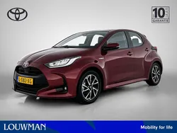 Rood Gebruikt 2021 Toyota Yaris Hybrid Hatchback | € 21.900 (Eerlijke prijs)