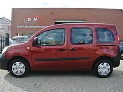Rood Gebruikt 2011 Renault Kangoo Authentique MPV | € 2.899 (Super prijs)