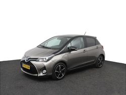 Grijs Gebruikt 2016 Toyota Yaris Hybrid Hatchback | € 15.950 (Iets duurder)