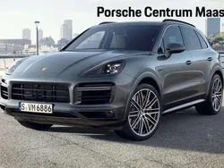 Kwartsietgrijs metallic Gebruikt 2022 Porsche Cayenne Turbo S SUV | € 124.750 (Super prijs)