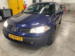 Blauw Gebruikt 2004 Renault Mégane II Hatchback | € 1.249 (Eerlijke prijs)