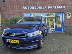 Blauw Gebruikt 2020 VW Touran Highline MPV | € 24.600 (Eerlijke prijs)