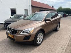 Bruin Gebruikt 2010 Volvo XC60 Momentum SUV | € 14.495