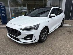 Wit Gebruikt 2024 Ford Focus ST-Line Stationwagen | € 27.500 (Eerlijke prijs)