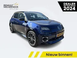 Nachtblauw met dak in sterzwar Gebruikt 2024 Renault R5 Iconic Hatchback | € 36.490 (Duur)