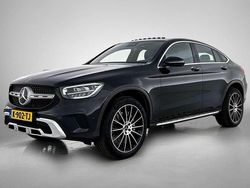Zwart, metallic lak Gebruikt 2020 Mercedes GLC300e Premium Coupé | € 38.995 (Eerlijke prijs)