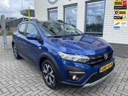 Blauw Gebruikt 2023 Dacia Sandero Expression Hatchback | € 18.500 (Eerlijke prijs)