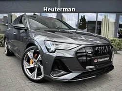 Grijs Gebruikt 2022 Audi e-tron S-Line SUV | € 40.950 (Duur)