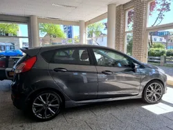 Grijs Gebruikt 2017 Ford Fiesta Titanium Hatchback | € 10.900 (Goede deal)