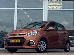 Oranje, metallic lak Gebruikt 2014 Hyundai i10 Comfort Hatchback | € 5.244 (Eerlijke prijs)