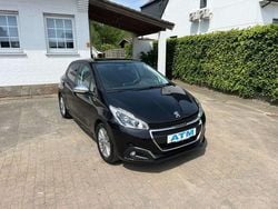Zwart Gebruikt 2018 Peugeot 208 Sport Hatchback | € 9.690 (Eerlijke prijs)