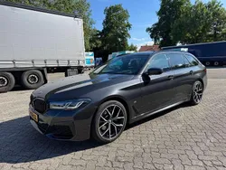 Grijs Gebruikt 2021 BMW 520 Stationwagen | € 29.750 (Eerlijke prijs)