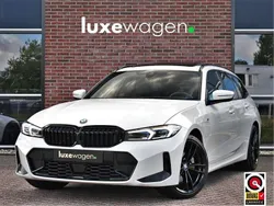 Wit Gebruikt 2023 BMW 330 M Sport Stationwagen | € 45.900 (Eerlijke prijs)