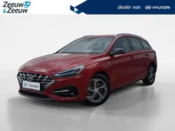 Rood Gebruikt 2023 Hyundai i30 Comfort Stationwagen | € 17.440 (Eerlijke prijs)