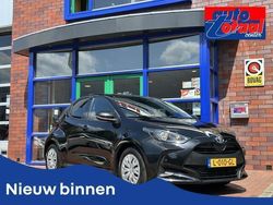 Zwart Gebruikt 2021 Toyota Yaris Active Hatchback | € 15.945 (Eerlijke prijs)