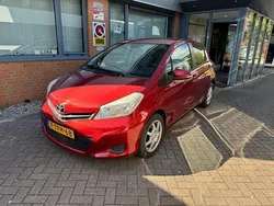 Rood Gebruikt 2014 Toyota Yaris Hatchback | € 7.999 (Goede deal)