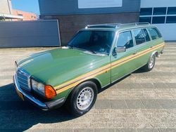 Groen Gebruikt 1979 Mercedes 280 Stationwagen | € 3.900