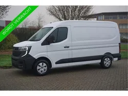 Wit Nieuw 2024 Renault Master Van | € 32.850 (Goede deal)